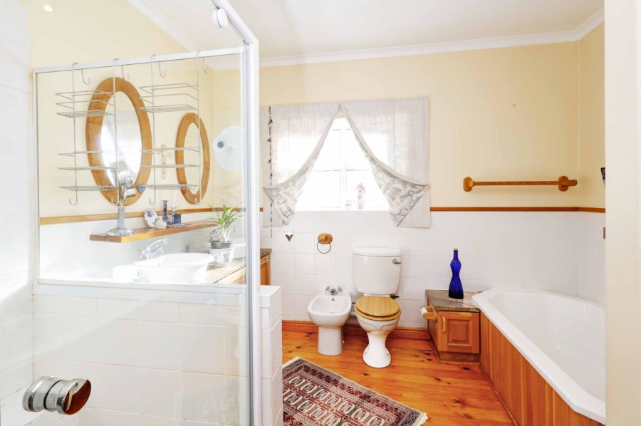 4 Bedroom Property for Sale in Van Riebeeckshof Western Cape